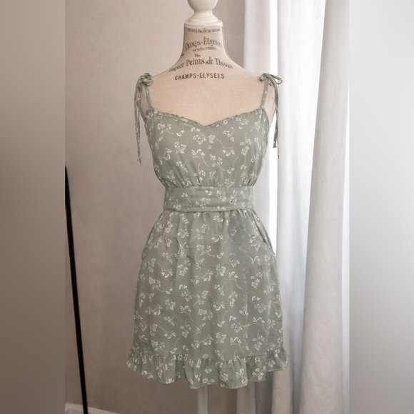 Abercrombie & Fitch Sage Floral Ivy Ruffle Mini Dress | Size L | Pockets - Picture 7 of 9
